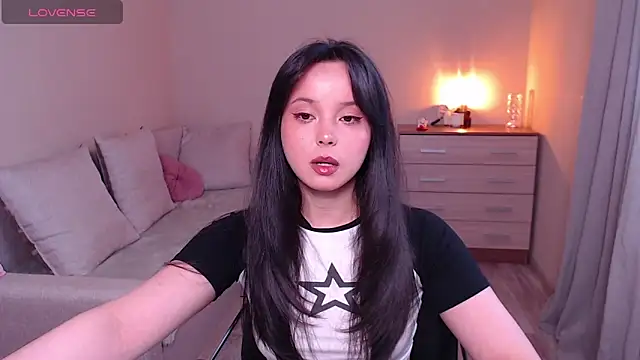 lia hetty online show from May 15, 4:05 pm