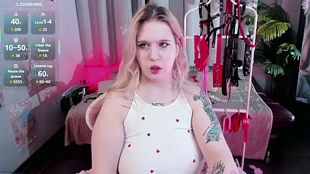  FrostLuna online show from January 9, 5:36 am