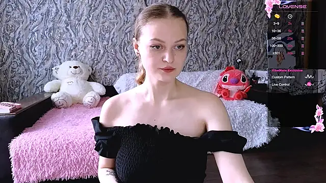 Chloe muar online show from March 19, 8:36 am