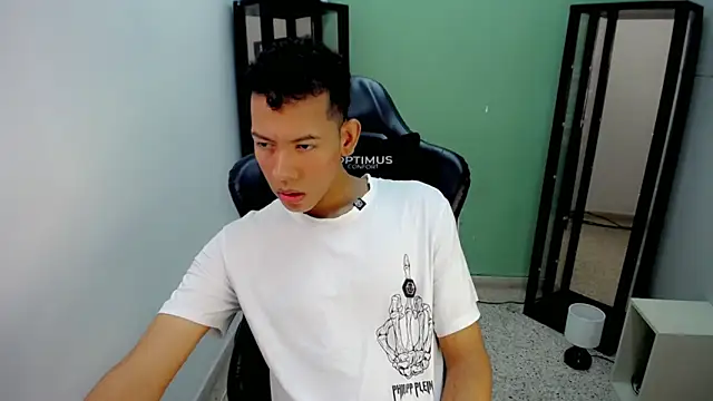 Tupac D online show from January 13, 4:16 am