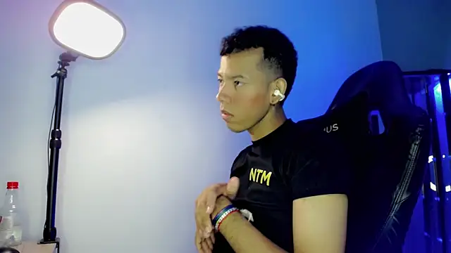 Tupac D online show from January 7, 3:33 am