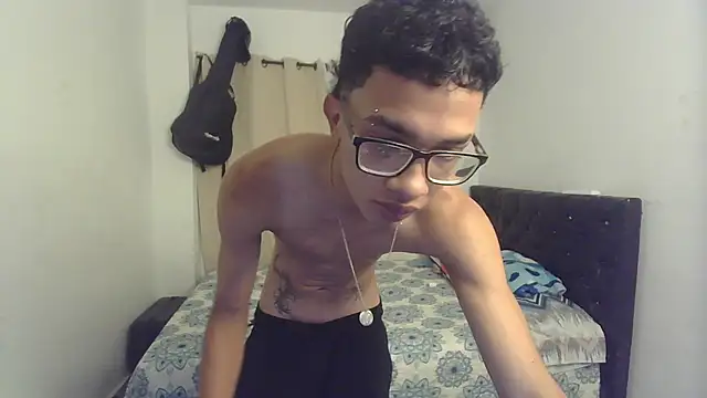 pocket loversxxx online show from April 8, 3:30 am