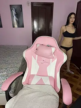 Baby Meli online show from February 9, 10:30 pm