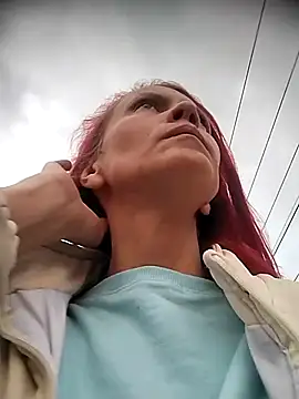 cintia love online show from January 7, 10:15 pm