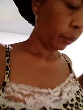 IIv0ryN0IIReX-XX online show from February 11, 1:11 pm