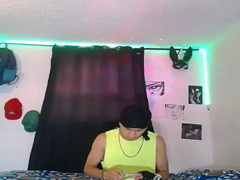 Snapshot of YourSecretCraving chatting on February 8, 2:42 am YourSecretCraving online show from February 8, 2:42 am