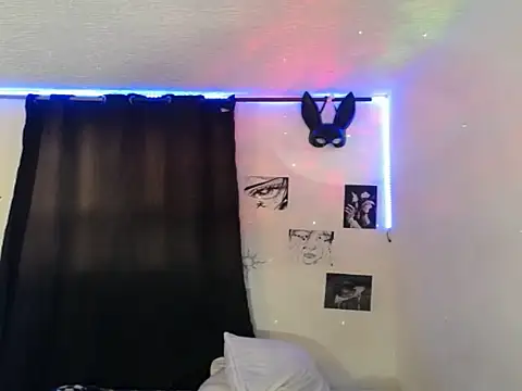 Snapshot of YourSecretCraving chatting on February 5, 4:41 am YourSecretCraving online show from February 5, 4:41 am