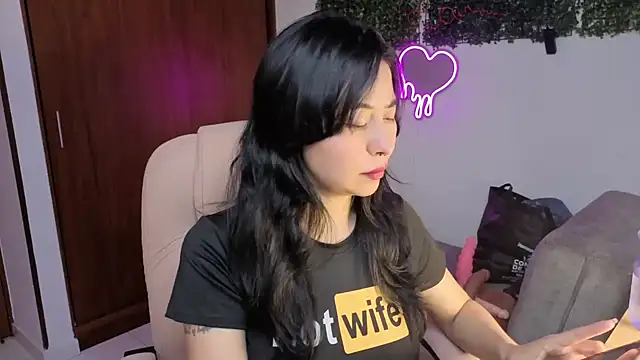 LolaOpalX online show from April 13, 2:15 am