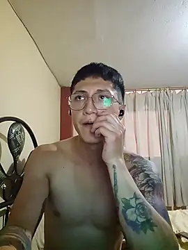 Xavlex0803 online show from April 6, 11:17 pm