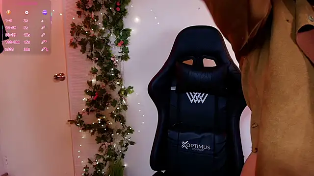 Snapshot of Xayah_and_Rakan chatting on February 22, 7:22 am Xayah and Rakan online show from February 22, 7:22 am