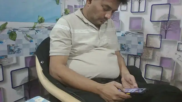 Snapshot of KUMA_500 chatting on January 15, 7:34 am KUMA 500 online show from January 15, 7:34 am