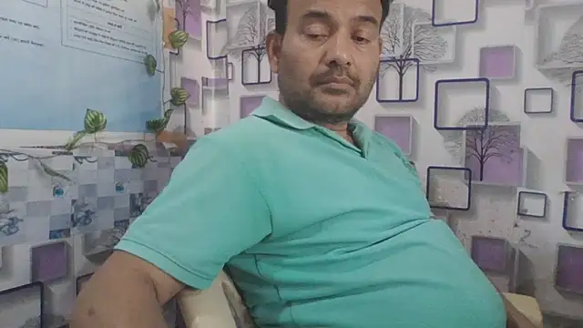 Snapshot of KUMA_500 chatting on February 3, 8:19 am KUMA 500 online show from February 3, 8:19 am