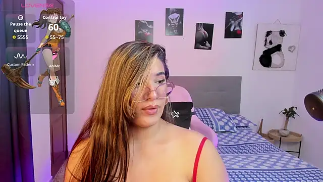 Snapshot of Valen_with_pussy chatting on June 11, 8:06 pm Valen with pussy online show from June 11, 8:06 pm