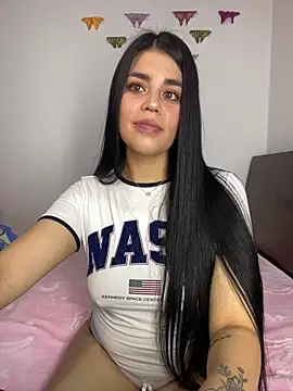 sophyy white online show from February 11, 10:20 pm