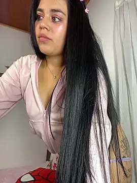 Snapshot of sophyy_white chatting on June 14, 6:03 am sophyy white online show from June 14, 6:03 am