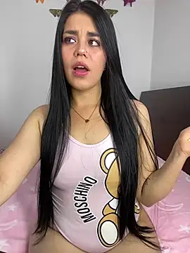 sophyy white online show from February 6, 10:28 pm