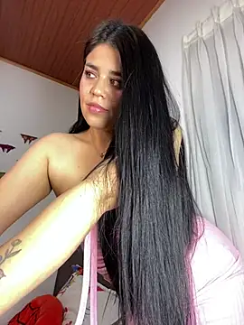 Snapshot of sophyy_white chatting on June 8, 5:30 am sophyy white online show from June 8, 5:30 am