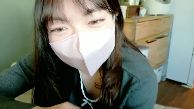   Yui  online show from February 9, 4:43 am