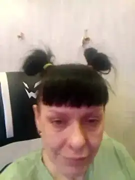 Snapshot of DebbieWhite chatting on January 17, 10:19 am DebbieWhite online show from January 17, 10:19 am