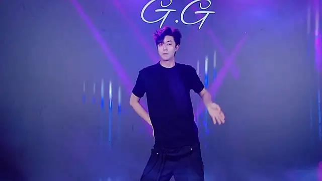 GG-boy002 online show from January 13, 2:04 am