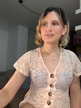 Snapshot of milablossom01 chatting on June 6, 5:34 am milablossom01 online show from June 6, 5:34 am