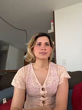 Snapshot of milablossom01 chatting on June 12, 3:32 pm milablossom01 online show from June 12, 3:32 pm