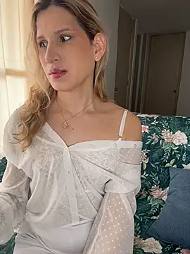 milablossom01 online show from February 20, 4:20 pm