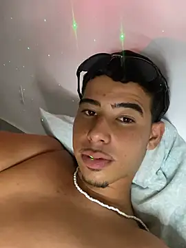 lzinho9153 online show from January 12, 12:50 am