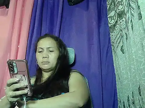 Snapshot of prettymomma24xx chatting on July 1, 12:55 am prettymomma24xx online show from July 1, 12:55 am