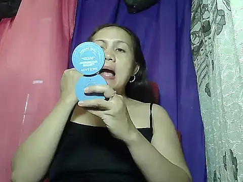 Snapshot of prettymomma24xx chatting on July 10, 12:32 am prettymomma24xx online show from July 10, 12:32 am