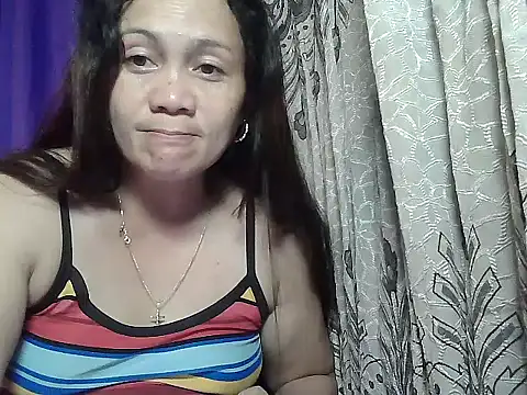 Snapshot of prettymomma24xx chatting on June 16, 12:32 am prettymomma24xx online show from June 16, 12:32 am