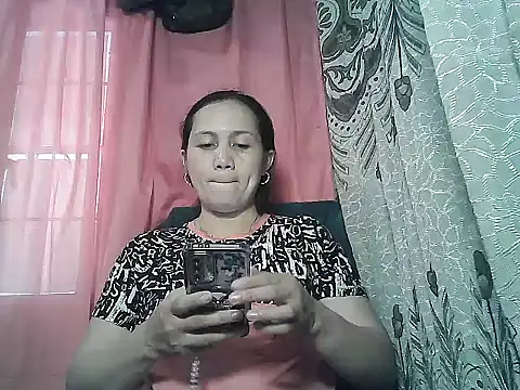 prettymomma24xx online show from March 20, 5:30 am