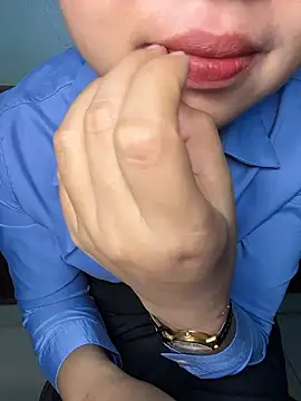 Snapshot of Bong_lovelyy chatting on January 19, 1:09 am Bong lovelyy online show from January 19, 1:09 am