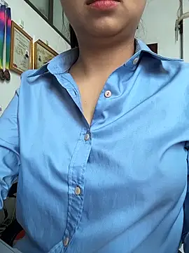 Snapshot of Bong_lovelyy chatting on March 4, 6:43 am Bong lovelyy online show from March 4, 6:43 am