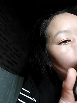 donaaa2 online show from March 12, 1:59 pm