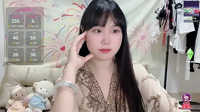 xiaoguai99 online show from June 13, 11:41 am