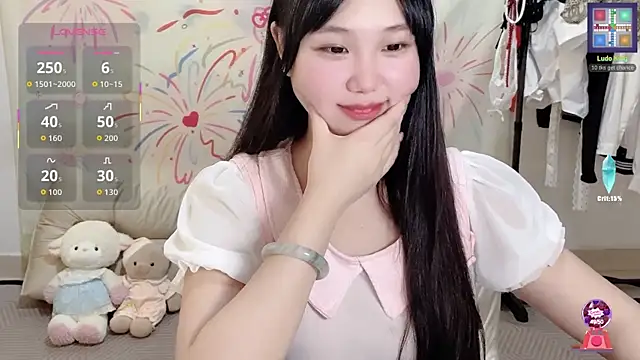 xiaoguai99 online show from June 27, 8:42 am