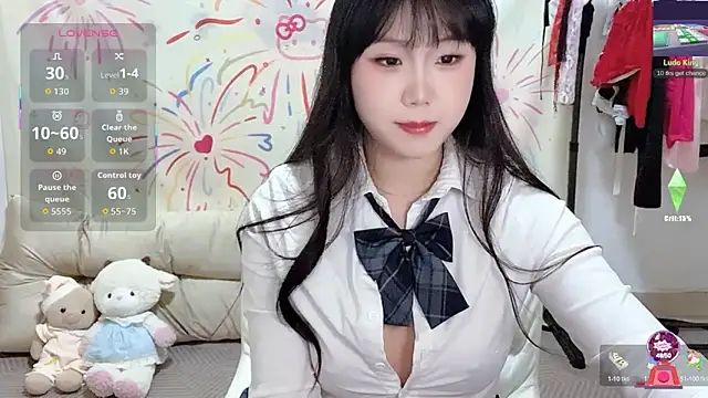 xiaoguai99 online show from April 20, 1:13 pm