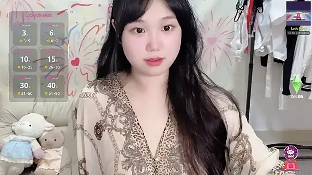 xiaoguai99 online show from June 18, 12:54 pm