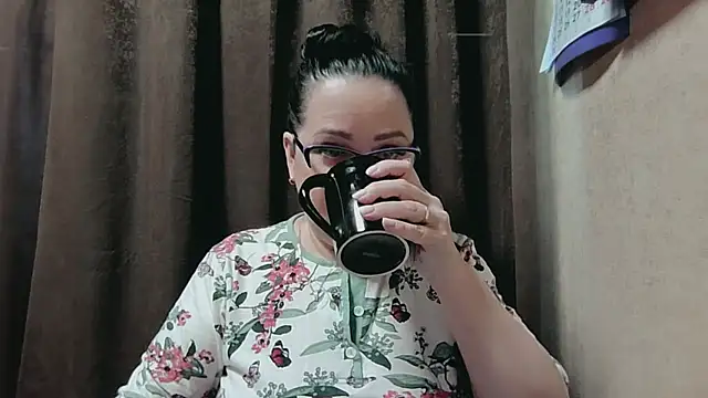 Snapshot of infinity_loveliness chatting on February 27, 10:15 am infinity loveliness online show from February 27, 10:15 am