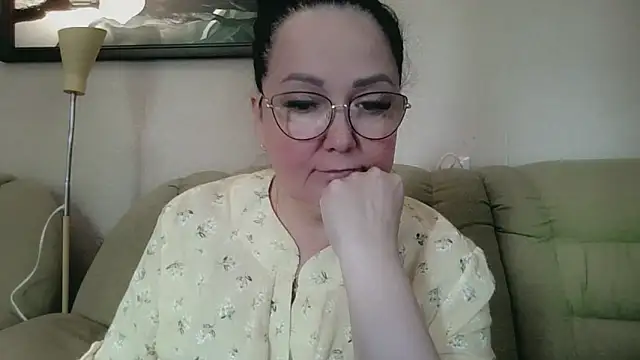 Snapshot of infinity_loveliness chatting on June 17, 7:30 am infinity loveliness online show from June 17, 7:30 am