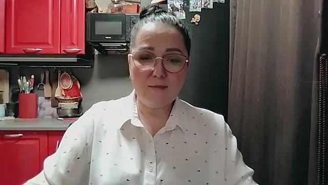 infinity loveliness online show from April 3, 10:11 am