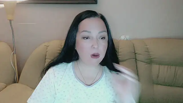 Snapshot of infinity_loveliness chatting on December 15, 10:43 am infinity loveliness online show from December 15, 10:43 am