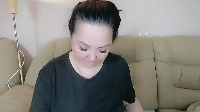 Snapshot of infinity_loveliness chatting on February 16, 6:45 am infinity loveliness online show from February 16, 6:45 am