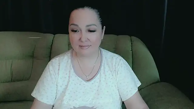 Snapshot of infinity_loveliness chatting on February 8, 9:29 am infinity loveliness online show from February 8, 9:29 am