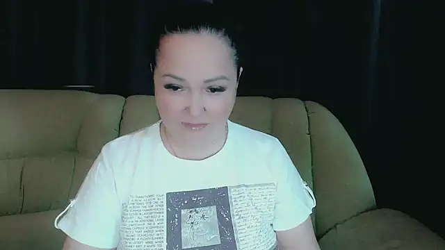 Snapshot of infinity_loveliness chatting on February 5, 8:43 am infinity loveliness online show from February 5, 8:43 am