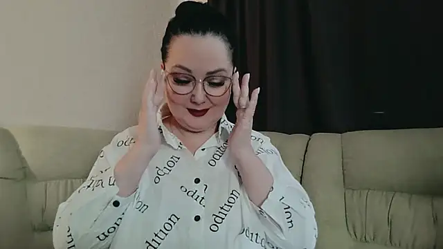 infinity loveliness online show from March 6, 9:15 am