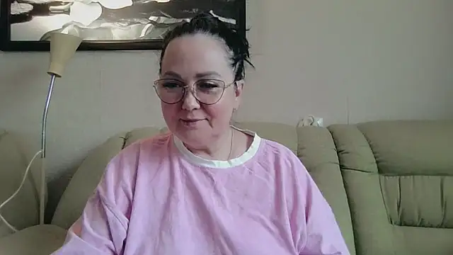 Snapshot of infinity_loveliness chatting on June 11, 5:59 am infinity loveliness online show from June 11, 5:59 am