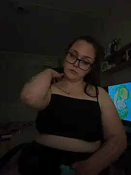 DaisyBaizee online show from June 1, 12:00 am