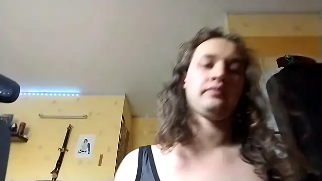 julialafemboy59 online show from February 26, 9:31 am